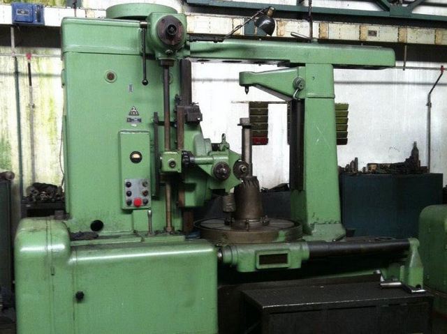 Gear hobbing TOS FO 10