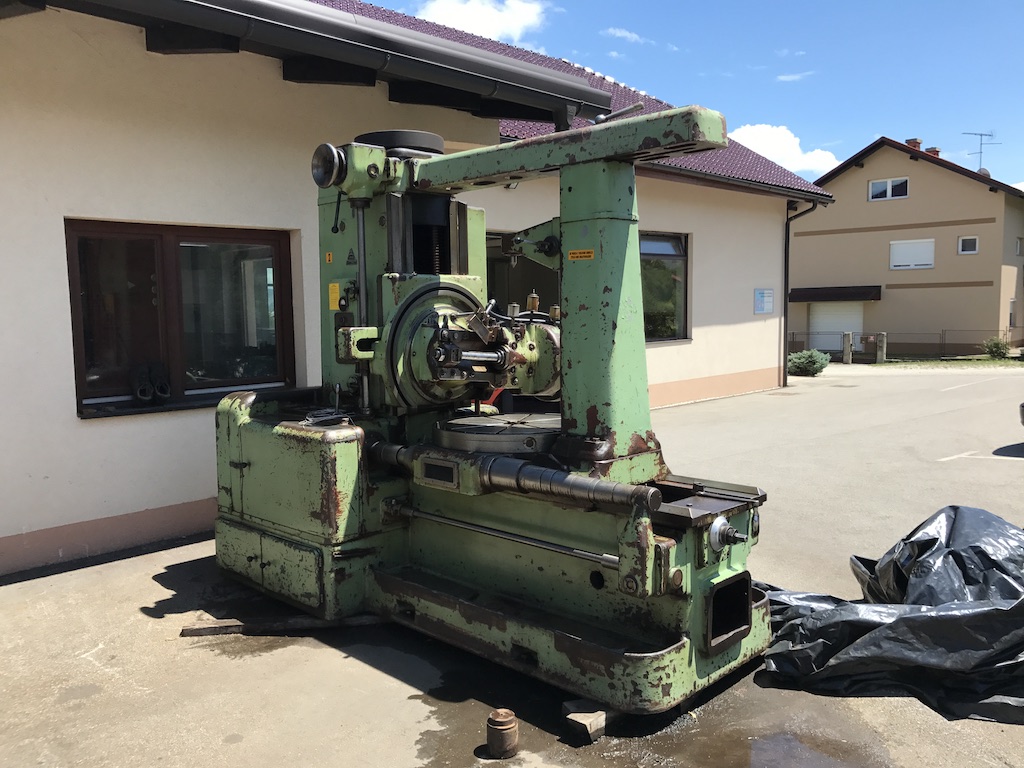 Gear hobbing TOS FO 10