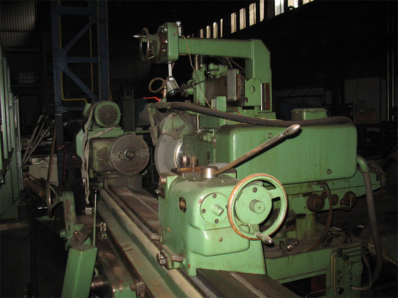 Cylindrical grinding TOS BUT 63 / 3000