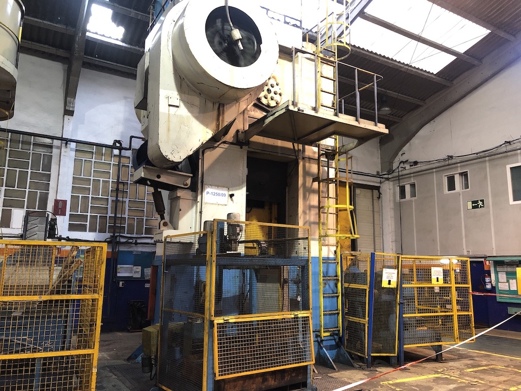 Knuckle joint press Arisa EX 1250 S